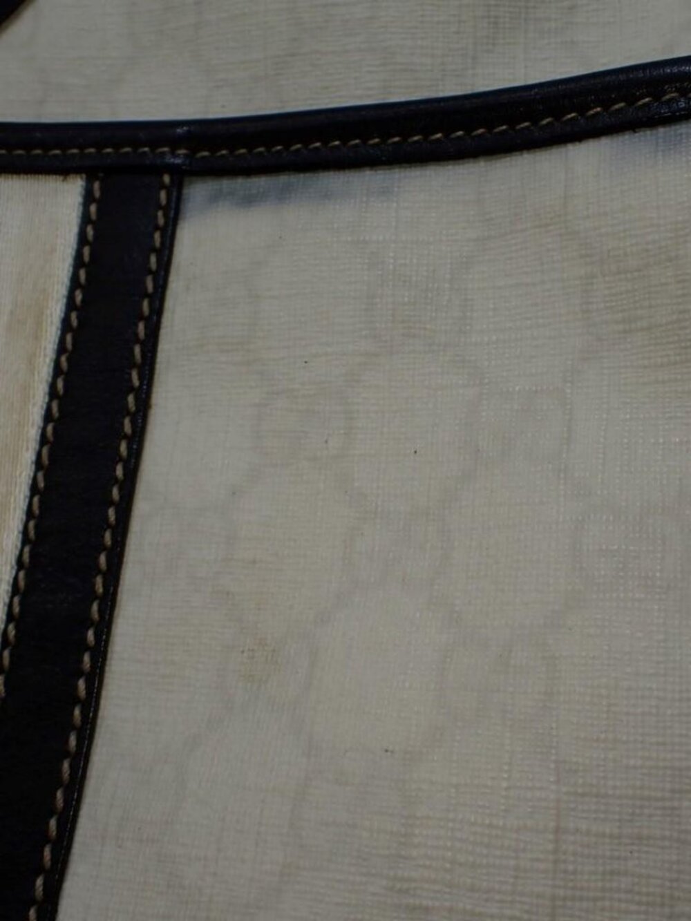 Gucci White Canvas Shoulder Bag with Green and Black Stripe - Picture 11 of 13